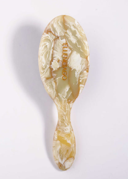 Signature Luxe Brush